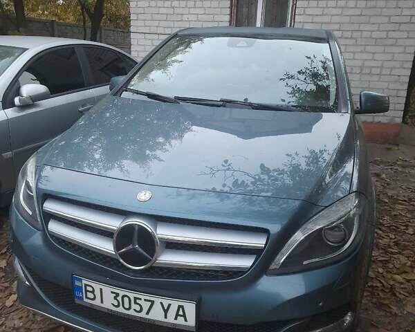Синий Мерседес Б-класс, объемом двигателя 0 л и пробегом 140 тыс. км за 11000 $, фото 1 на Automoto.ua