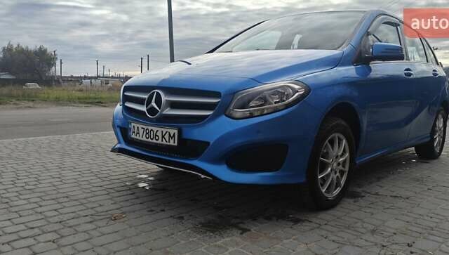 Синий Мерседес Б-класс, объемом двигателя 1.46 л и пробегом 250 тыс. км за 11500 $, фото 1 на Automoto.ua