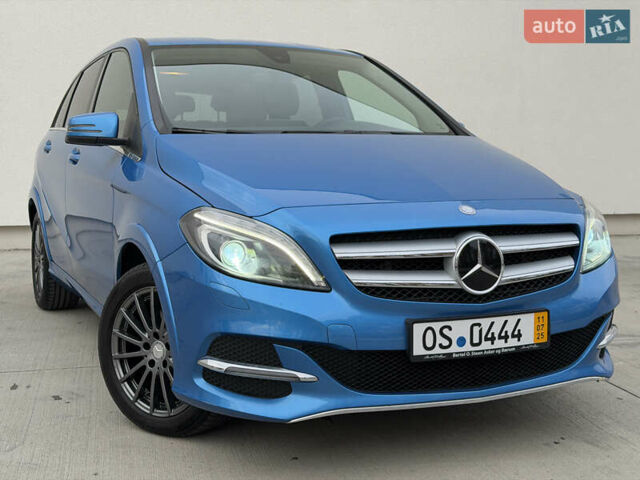 Синий Мерседес Б-класс, объемом двигателя 0 л и пробегом 122 тыс. км за 9399 $, фото 1 на Automoto.ua