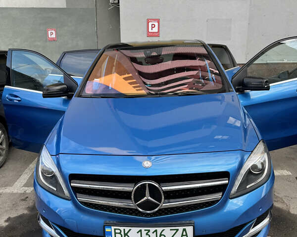 Синій Мерседес Б-клас, об'ємом двигуна 0 л та пробігом 159 тис. км за 11200 $, фото 1 на Automoto.ua
