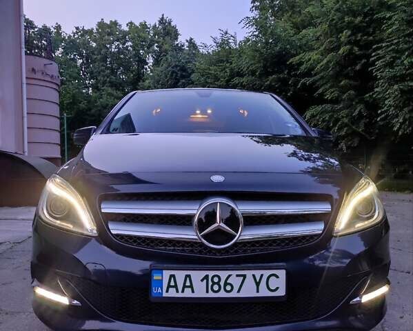 Синий Мерседес Б-класс, объемом двигателя 0 л и пробегом 120 тыс. км за 13300 $, фото 1 на Automoto.ua