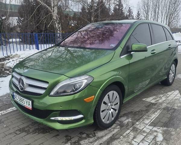 Зеленый Мерседес Б-класс, объемом двигателя 0 л и пробегом 91 тыс. км за 12500 $, фото 1 на Automoto.ua