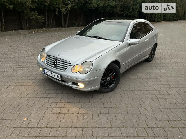 Серый Мерседес Ц 220, объемом двигателя 2.2 л и пробегом 227 тыс. км за 5299 $, фото 1 на Automoto.ua