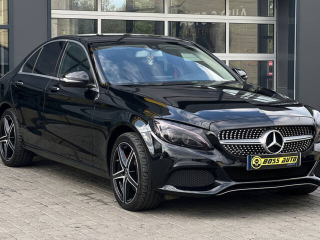 Мерседес Ц 300 2017 в Ивано-Франковске на Automoto.ua Черный Мерседес Ц 300, объемом двигателя 2 л и пробегом 121 тыс. км за 24000 $, фото 1 на Automoto.ua