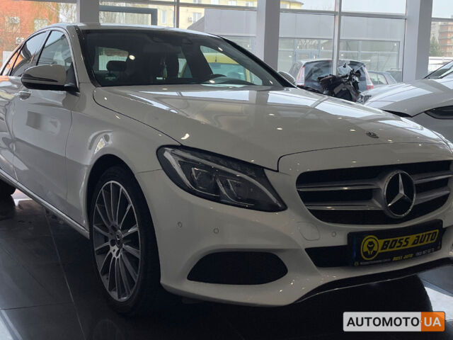 Белый Мерседес Ц 350, объемом двигателя 2 л и пробегом 93 тыс. км за 25500 $, фото 1 на Automoto.ua