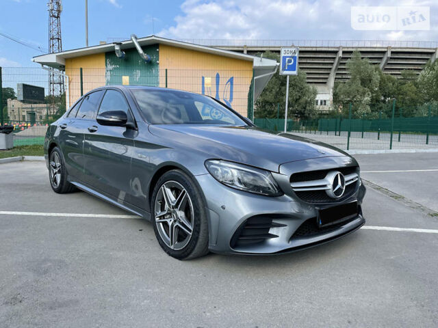 Серый Мерседес C 43 AMG, объемом двигателя 3 л и пробегом 45 тыс. км за 63000 $, фото 1 на Automoto.ua