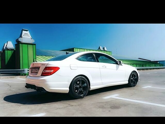 Білий Мерседес Ц-Клас, об'ємом двигуна 1.8 л та пробігом 0 тис. км за 15000 $, фото 1 на Automoto.ua