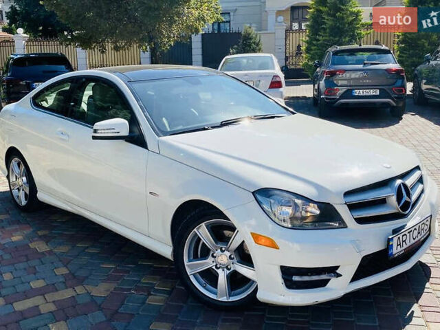 Белый Мерседес Ц-Класс, объемом двигателя 1.8 л и пробегом 70 тыс. км за 14500 $, фото 1 на Automoto.ua