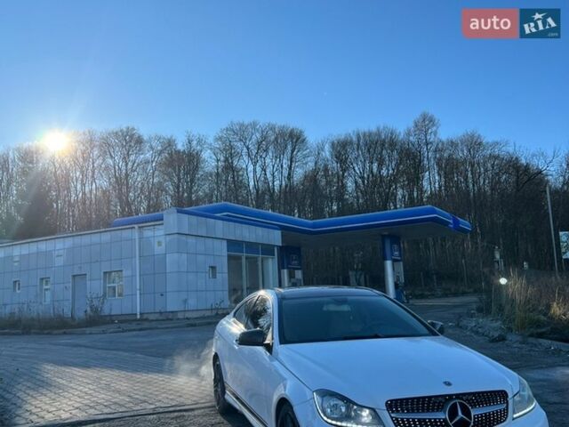 Білий Мерседес Ц-Клас, об'ємом двигуна 1.8 л та пробігом 232 тис. км за 12700 $, фото 1 на Automoto.ua