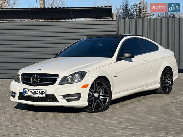 Белый Мерседес Ц-Класс, объемом двигателя 1.8 л и пробегом 192 тыс. км за 10999 $, фото 1 на Automoto.ua