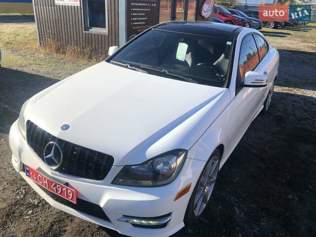 Белый Мерседес Ц-Класс, объемом двигателя 1.8 л и пробегом 150 тыс. км за 11999 $, фото 1 на Automoto.ua