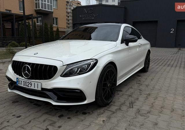 Белый Мерседес Ц-Класс, объемом двигателя 2 л и пробегом 113 тыс. км за 32000 $, фото 1 на Automoto.ua