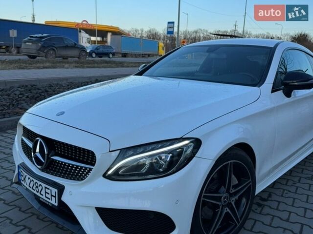 Белый Мерседес Ц-Класс, объемом двигателя 1.99 л и пробегом 142 тыс. км за 21500 $, фото 1 на Automoto.ua