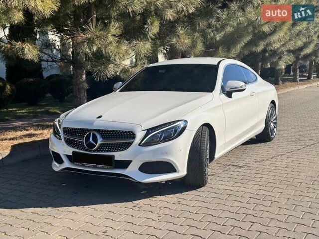 Белый Мерседес Ц-Класс, объемом двигателя 1.99 л и пробегом 39 тыс. км за 28700 $, фото 1 на Automoto.ua