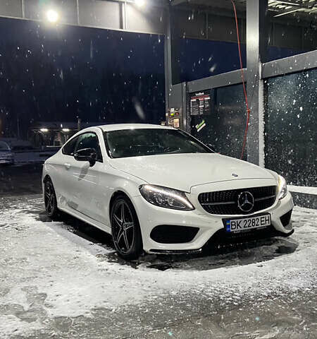 Белый Мерседес Ц-Класс, объемом двигателя 1.99 л и пробегом 140 тыс. км за 22700 $, фото 1 на Automoto.ua