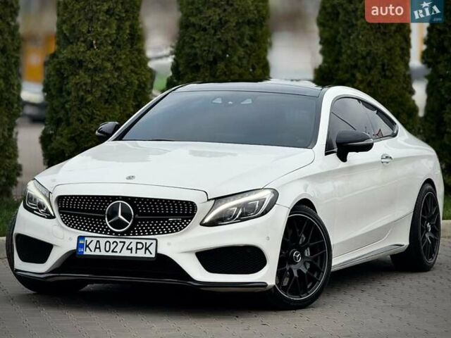 Белый Мерседес Ц-Класс, объемом двигателя 3 л и пробегом 130 тыс. км за 25990 $, фото 1 на Automoto.ua