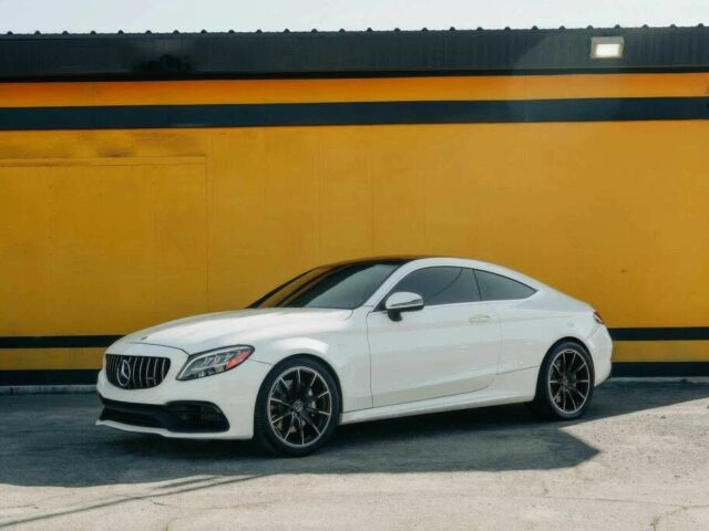 Белый Мерседес Ц-Класс, объемом двигателя 4 л и пробегом 30 тыс. км за 16000 $, фото 1 на Automoto.ua