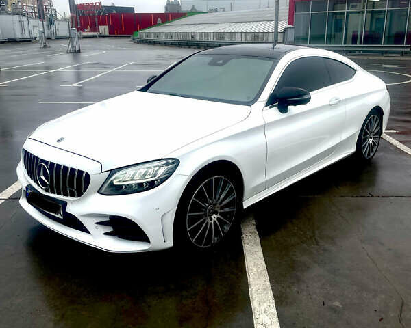 Белый Мерседес Ц-Класс, объемом двигателя 1.95 л и пробегом 103 тыс. км за 39999 $, фото 1 на Automoto.ua