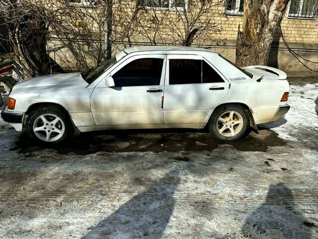 Білий Мерседес Ц-Клас, об'ємом двигуна 2 л та пробігом 0 тис. км за 2000 $, фото 1 на Automoto.ua