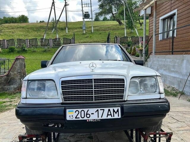 Білий Мерседес Ц-Клас, об'ємом двигуна 2 л та пробігом 320 тис. км за 2000 $, фото 1 на Automoto.ua