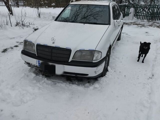 Белый Мерседес Ц-Класс, объемом двигателя 0 л и пробегом 999 тыс. км за 1200 $, фото 1 на Automoto.ua