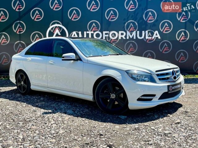 Білий Мерседес Ц-Клас, об'ємом двигуна 3 л та пробігом 163 тис. км за 10990 $, фото 1 на Automoto.ua