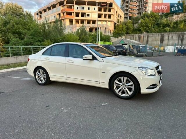 Білий Мерседес Ц-Клас, об'ємом двигуна 1.8 л та пробігом 230 тис. км за 9800 $, фото 1 на Automoto.ua