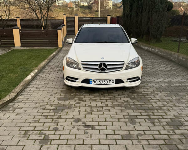 Білий Мерседес Ц-Клас, об'ємом двигуна 3 л та пробігом 230 тис. км за 13300 $, фото 1 на Automoto.ua