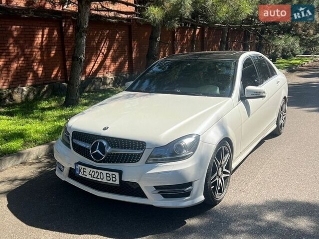Белый Мерседес Ц-Класс, объемом двигателя 1.8 л и пробегом 170 тыс. км за 11500 $, фото 1 на Automoto.ua