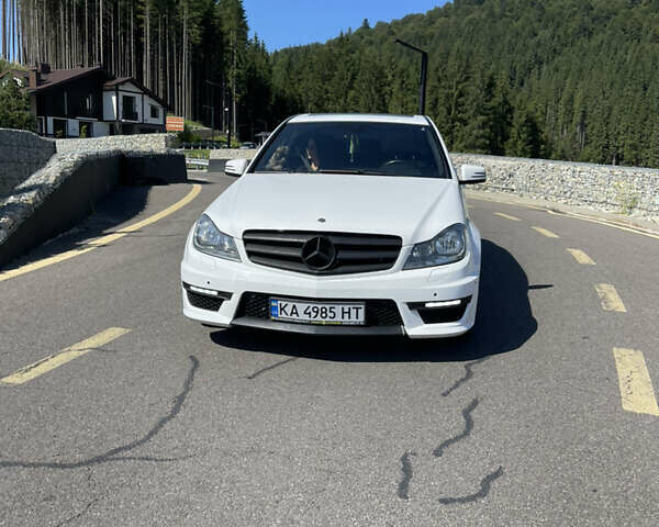 Білий Мерседес Ц-Клас, об'ємом двигуна 1.8 л та пробігом 252 тис. км за 11000 $, фото 1 на Automoto.ua