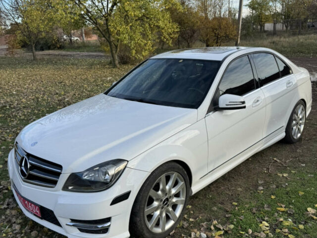 Білий Мерседес Ц-Клас, об'ємом двигуна 1.8 л та пробігом 163 тис. км за 12500 $, фото 1 на Automoto.ua
