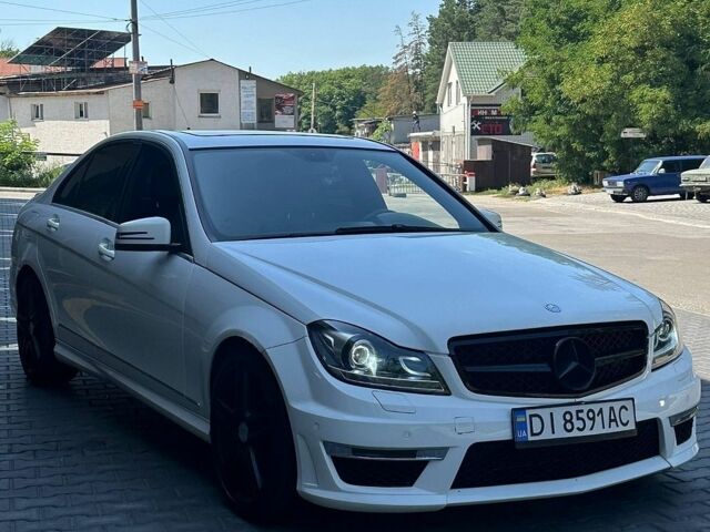 Білий Мерседес Ц-Клас, об'ємом двигуна 3.5 л та пробігом 217 тис. км за 12500 $, фото 1 на Automoto.ua