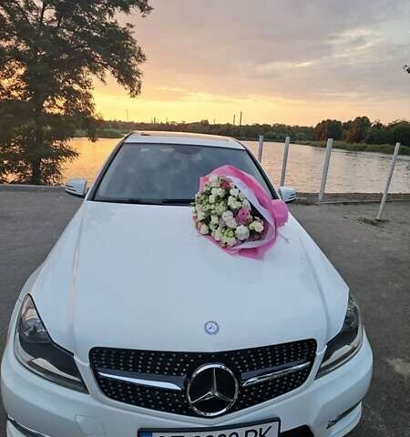 Белый Мерседес Ц-Класс, объемом двигателя 3.5 л и пробегом 197 тыс. км за 14950 $, фото 1 на Automoto.ua