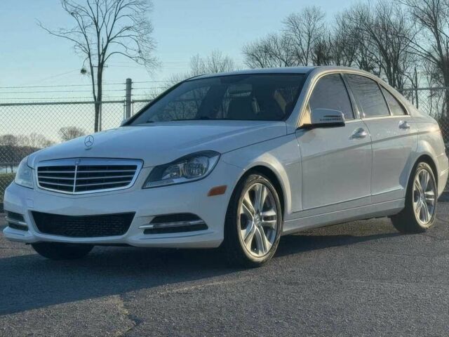 Білий Мерседес Ц-Клас, об'ємом двигуна 1.8 л та пробігом 87 тис. км за 13500 $, фото 1 на Automoto.ua