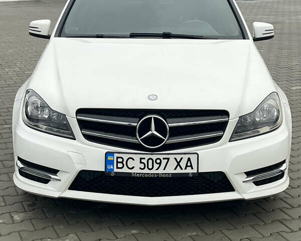Белый Мерседес Ц-Класс, объемом двигателя 1.8 л и пробегом 120 тыс. км за 11900 $, фото 1 на Automoto.ua