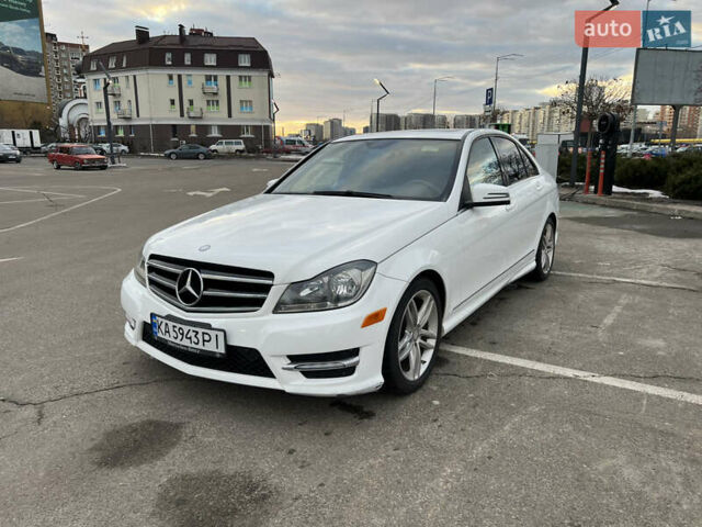 Белый Мерседес Ц-Класс, объемом двигателя 1.8 л и пробегом 122 тыс. км за 13500 $, фото 1 на Automoto.ua