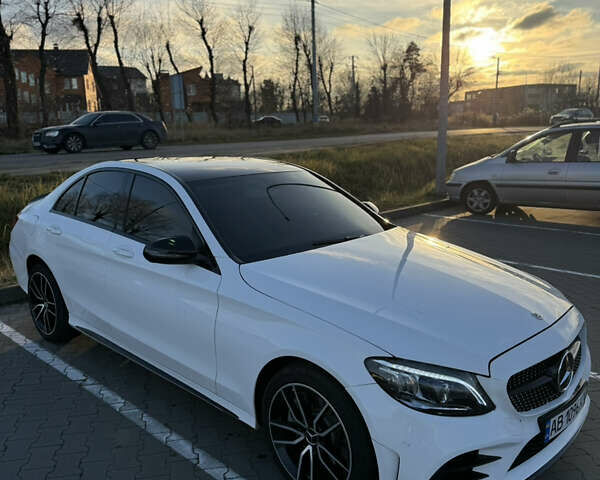 Белый Мерседес Ц-Класс, объемом двигателя 2 л и пробегом 140 тыс. км за 17500 $, фото 1 на Automoto.ua