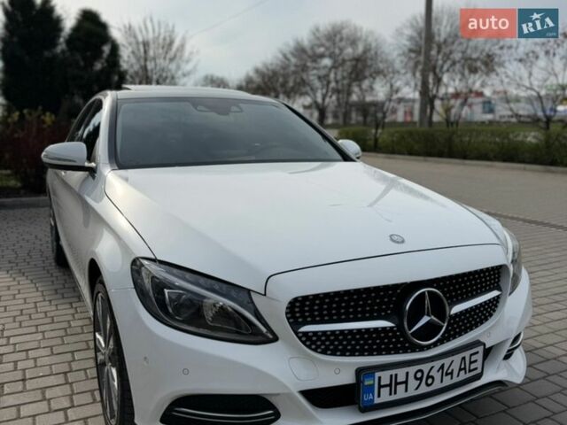 Білий Мерседес Ц-Клас, об'ємом двигуна 2.2 л та пробігом 110 тис. км за 19500 $, фото 1 на Automoto.ua