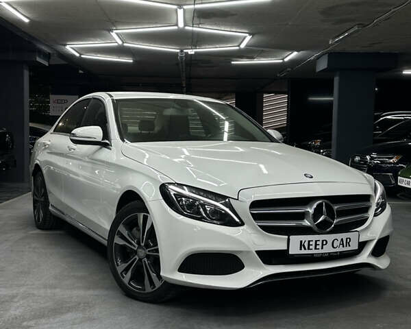 Белый Мерседес Ц-Класс, объемом двигателя 2 л и пробегом 88 тыс. км за 20000 $, фото 1 на Automoto.ua