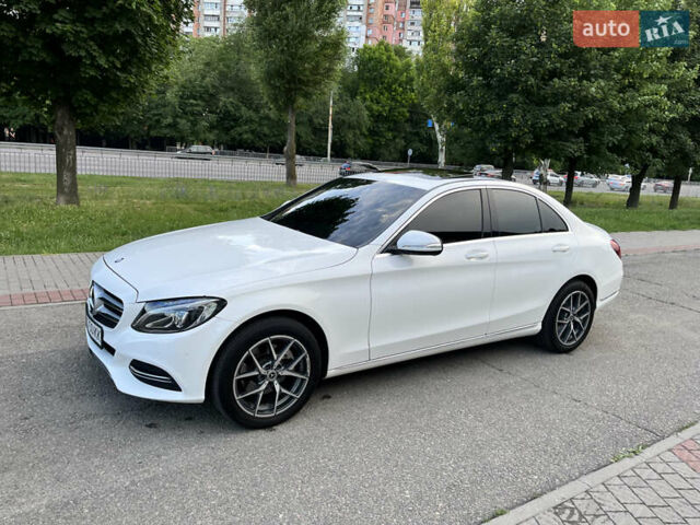 Белый Мерседес Ц-Класс, объемом двигателя 2.2 л и пробегом 150 тыс. км за 20850 $, фото 1 на Automoto.ua