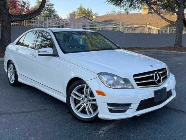 Білий Мерседес Ц-Клас, об'ємом двигуна 3.5 л та пробігом 146 тис. км за 9200 $, фото 1 на Automoto.ua