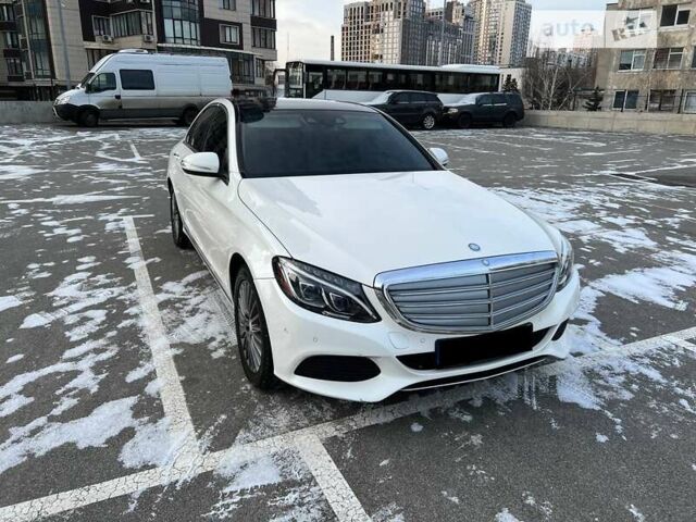 Белый Мерседес Ц-Класс, объемом двигателя 2 л и пробегом 130 тыс. км за 21000 $, фото 1 на Automoto.ua