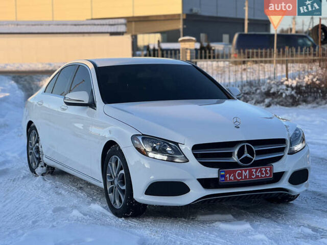 Белый Мерседес Ц-Класс, объемом двигателя 2 л и пробегом 107 тыс. км за 17900 $, фото 1 на Automoto.ua