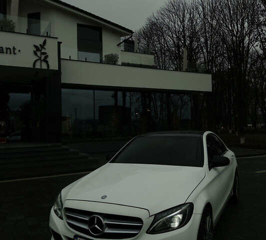 Білий Мерседес Ц-Клас, об'ємом двигуна 2 л та пробігом 199 тис. км за 21000 $, фото 1 на Automoto.ua