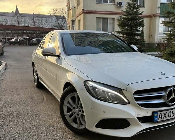 Белый Мерседес Ц-Класс, объемом двигателя 2 л и пробегом 113 тыс. км за 19800 $, фото 1 на Automoto.ua
