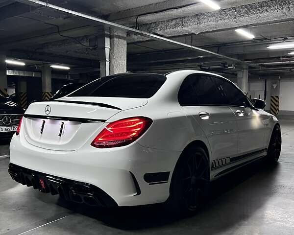 Білий Мерседес Ц-Клас, об'ємом двигуна 2 л та пробігом 190 тис. км за 23999 $, фото 1 на Automoto.ua