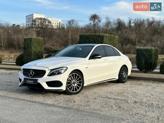 Белый Мерседес Ц-Класс, объемом двигателя 1.99 л и пробегом 127 тыс. км за 17900 $, фото 1 на Automoto.ua