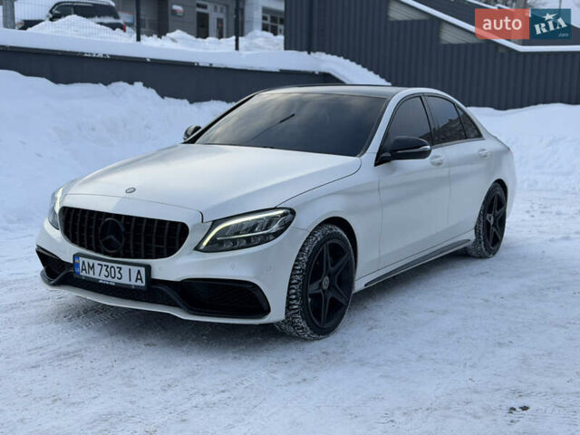 Белый Мерседес Ц-Класс, объемом двигателя 2 л и пробегом 178 тыс. км за 22500 $, фото 1 на Automoto.ua