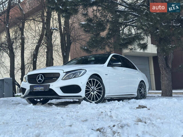 Белый Мерседес Ц-Класс, объемом двигателя 1.99 л и пробегом 126 тыс. км за 16900 $, фото 1 на Automoto.ua