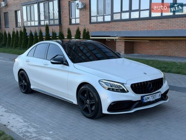 Белый Мерседес Ц-Класс, объемом двигателя 1.99 л и пробегом 180 тыс. км за 22500 $, фото 1 на Automoto.ua